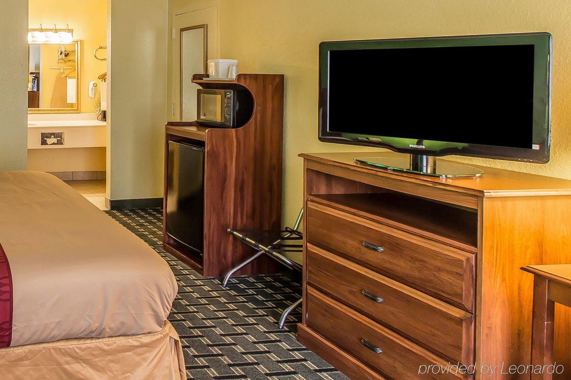 Econo Lodge Douglas Buitenkant foto