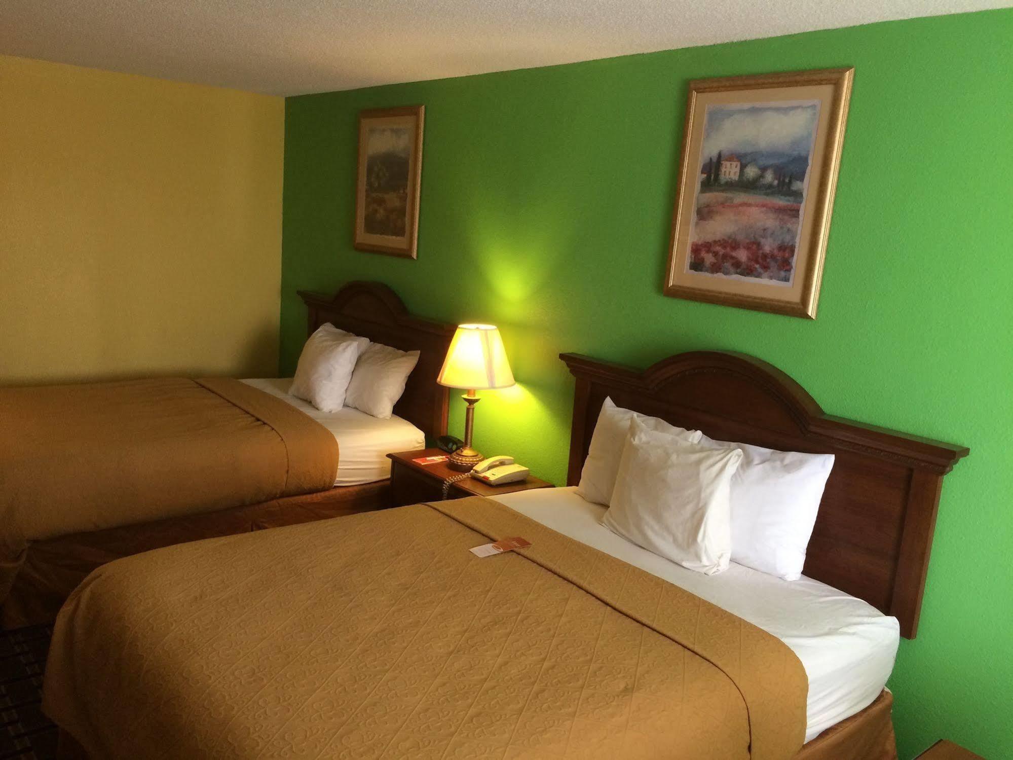 Econo Lodge Douglas Buitenkant foto