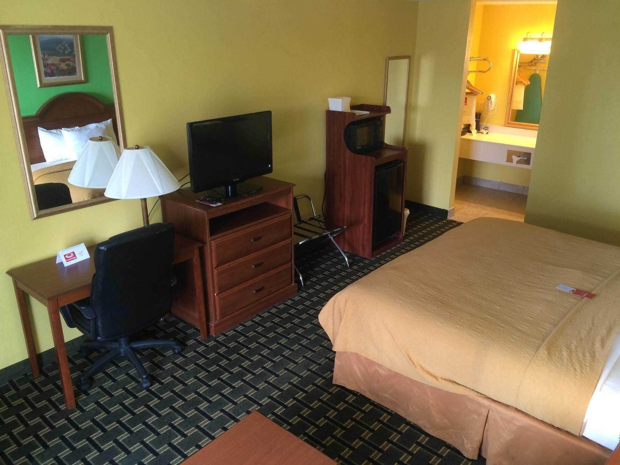 Econo Lodge Douglas Buitenkant foto