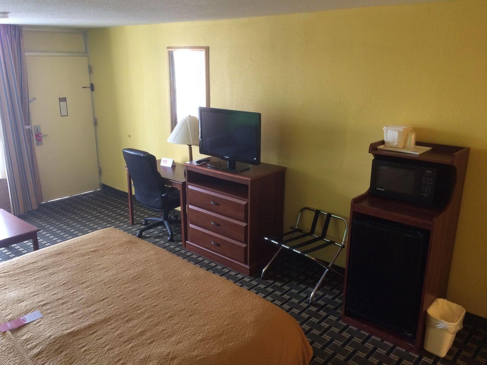 Econo Lodge Douglas Buitenkant foto