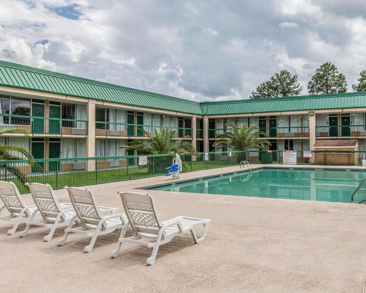 Econo Lodge Douglas Buitenkant foto