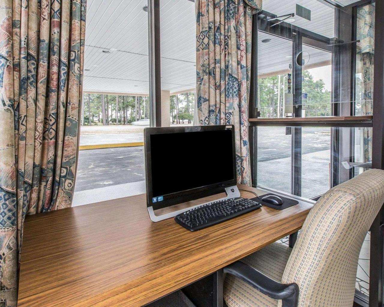 Econo Lodge Douglas Buitenkant foto