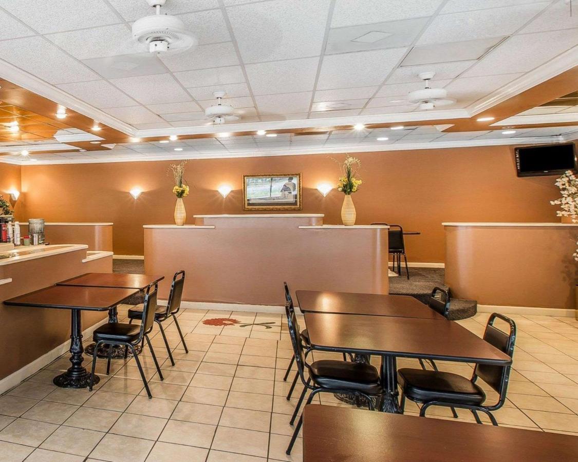 Econo Lodge Douglas Buitenkant foto